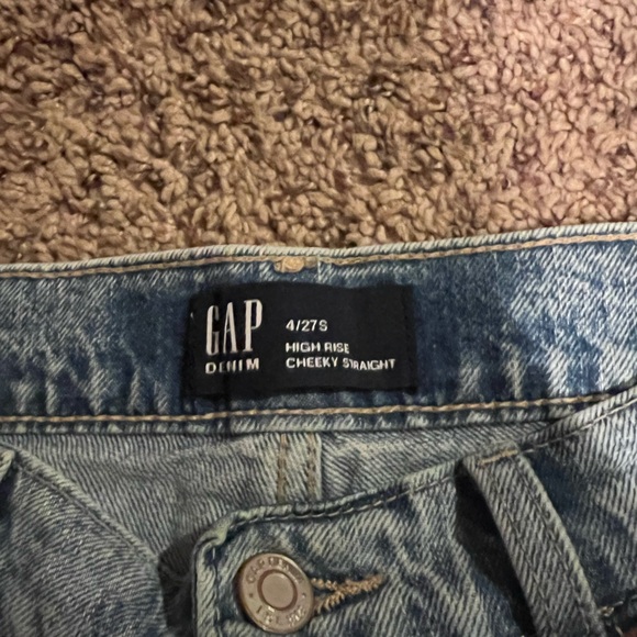 3/$20 Gap acid wash cheeky straight jeans - Picture 4 of 4